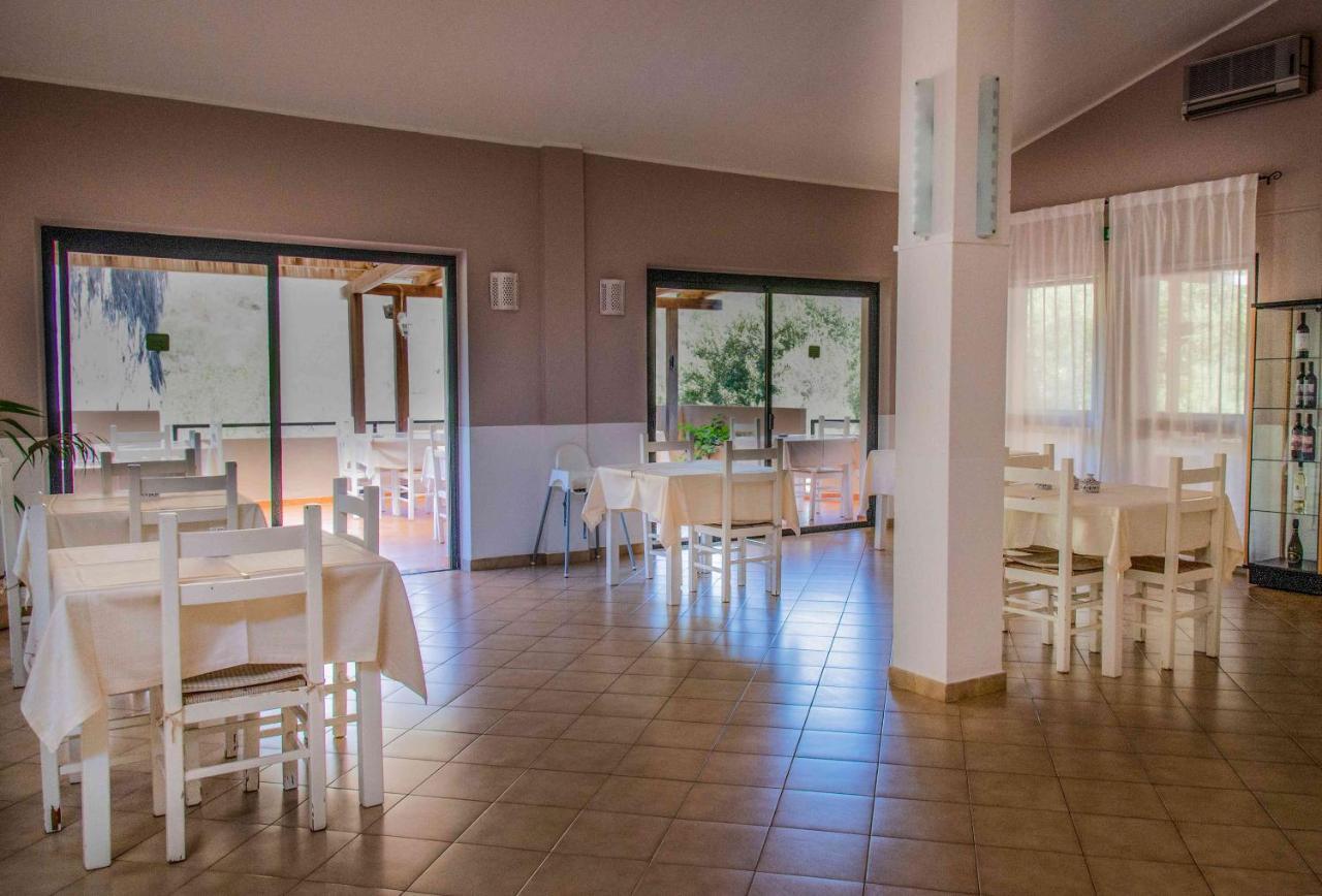 Hotel L'Oleandro Villasimius Exterior photo